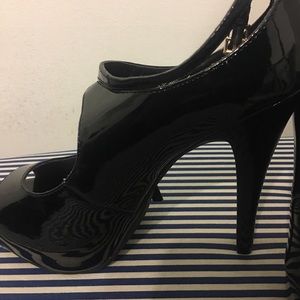 Size 7 1/2 black heels